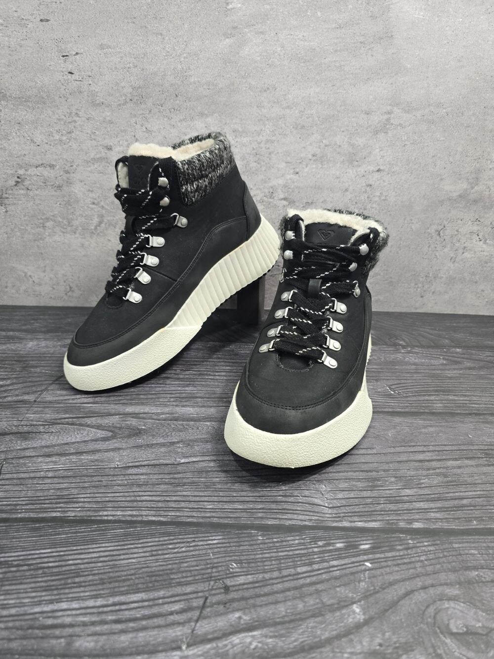 ROXY Bling Peak Black Knit Lace Up Platform Hiker Boots Women's Size 7.5 EUC